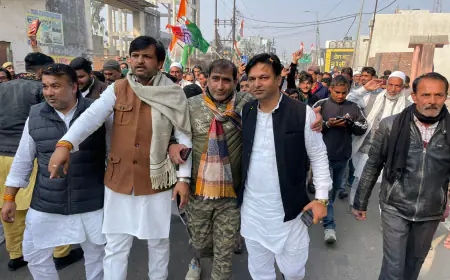 Noida News : यूपी जोड़ो यात्रा में शामिल हुए नोएडा के कांग्रेस कार्यकर्ता