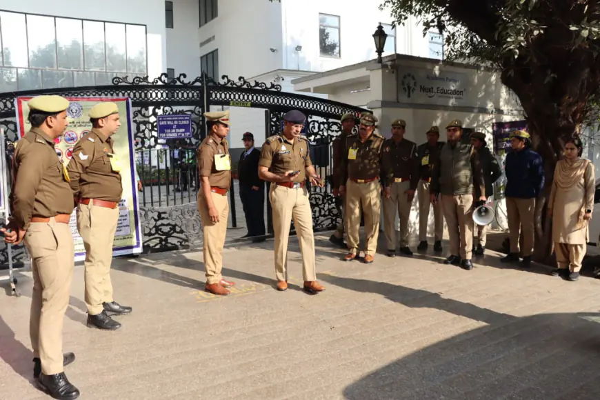 Noida News : नोएडा में सख्त पहरे में शुरू हुई पुलिस कांस्टेबल भर्ती परीक्षा