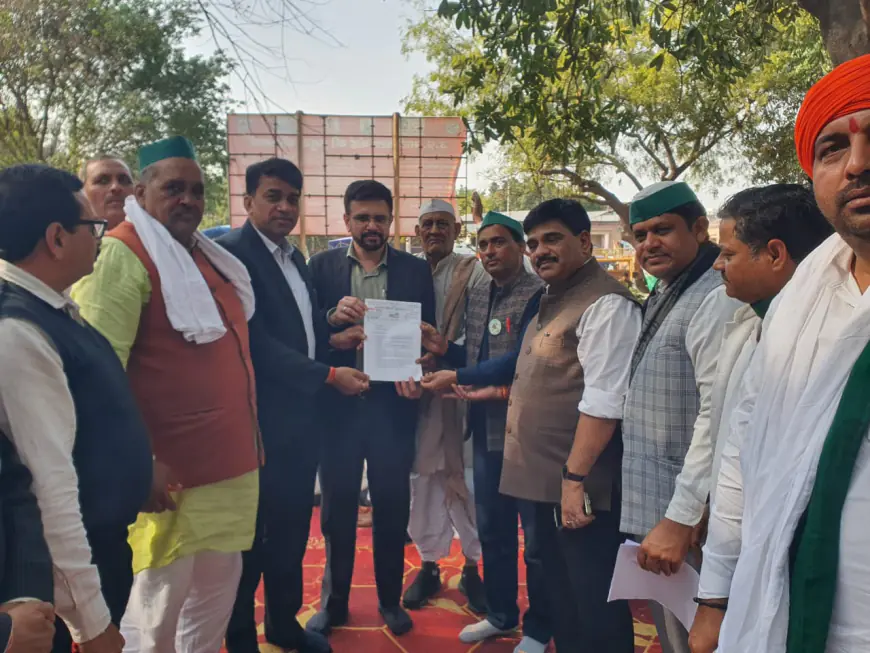 Noida News : भाकियू ने जिला मुख्यालय व सिटी मजिस्ट्रेट कार्यालय पर प्रदर्शन कर की पंचायत