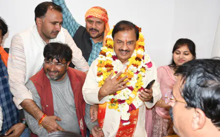 Noida Political News : भाजपा ने जताया चौथी बार डॉक्टर महेश शर्मा पर विश्वास, कार्यकर्ताओं में भारी उत्साह 