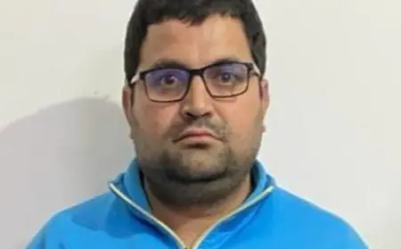 Noida News :  एसटीएफ ने वायु सेना से बर्खास्त अधिकारी को दिल्ली में किया गिरफ्तार