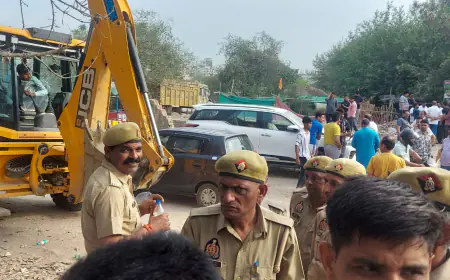 Noida news : अवैध निर्माण को तोड़ने पहुंचा प्राधिकरण, किसानों के विरोध के चलते बैरंग लौटा