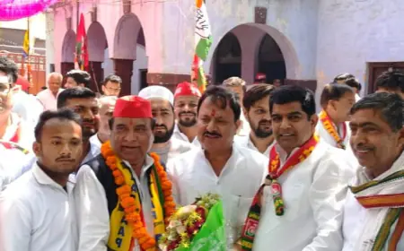 Noida News :  सिकन्दराबाद विधानसभा क्षेत्र में  इंडिया गठबंधन प्रत्याशी  डा. महेंद्र नागर ने मतदाताओं से साधा संपर्क