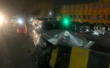 Noida News : Noida News : अनियंत्रित कार डीएनडी पुल पर डिवाइडर से टकराई , युवती समेत चार घायल, 2 की मौत
