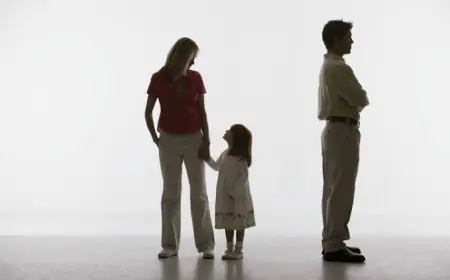 Noida News : पुलिस ने किया हस्तक्षेप तो टूटने से बच्चा परिवार