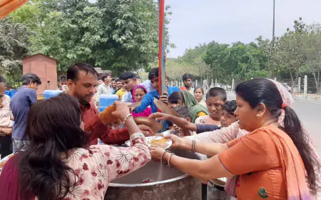 Noida News : चेरी काउंटी में महावीर जयंती पर भंडारा का आयोजन