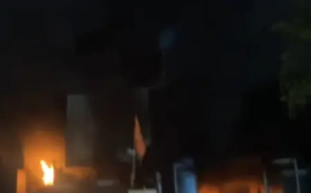 Noida News : प्रिंटिंग प्रेस  में लगी भयंकर आग