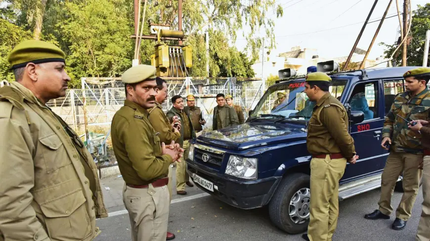 Noida News : पुलिस का चला कानूनी डंडा तो खुराफाती हुए सभ्य 