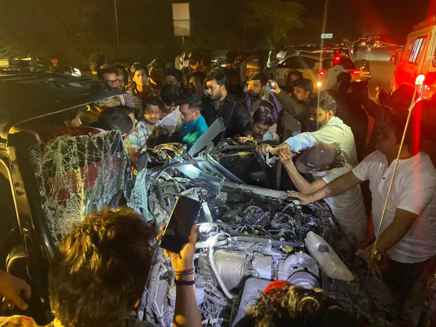 Noida News : यमुना एक्सप्रेसवे पर अनियंत्रित थार ट्रक से टकराई