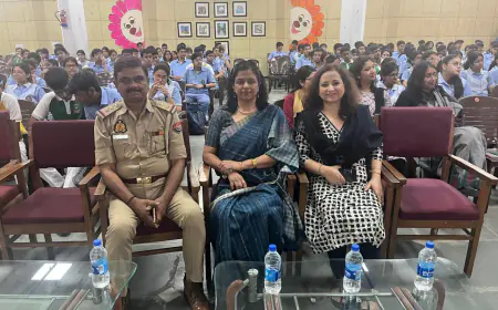 Noida News : अग्निशमन विभाग ने छात्रों को आग से बचाव की दी जानकारी