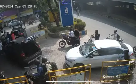 Noida News : आप विधायक और  बेटे की गिरफ्तारी के लिए पुलिस ने कई जगहों पर की छापेमारी 