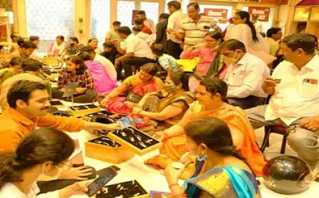 Noida News : अक्षय तृतीया पर नोएडा के सर्राफा बाजार में खरीदारों से बढ़ी रौनक