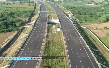 Greater Noida News : दिल्ली मुंबई एक्सप्रेसवे से जुड़ेगा नोएडा इंटरनेशनल एयरपोर्ट बाधा  हुई दूर