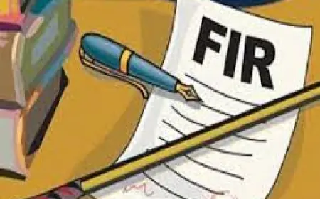 Noida News : सड़क के बीचो-बीच खड़ी की बस, मुकदमा दर्ज