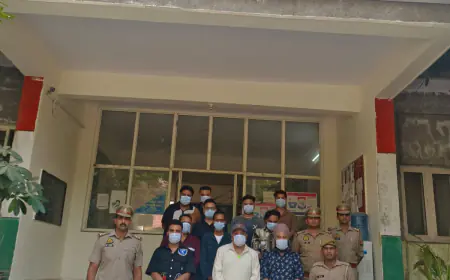 Noida News : यमुना डूब क्षेत्र में बने फार्म हाउस में अवैध रूप से चल रही थी मुजरा पार्टी, तेरह गिरफ्तार