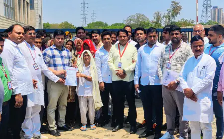 Greater Noida :  प्राधिकरण पर ग्रामीणों का प्रदर्शन, सुविधाओं के लिए सौंपा ज्ञापन