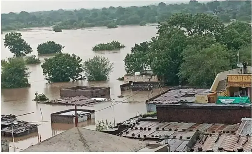 Noida News : नदियों के डूब क्षेत्र में मकान बनाने वालों को बाढ़ के दौरान नहीं मिलेगी क्षतिपूर्ति और सुरक्षा