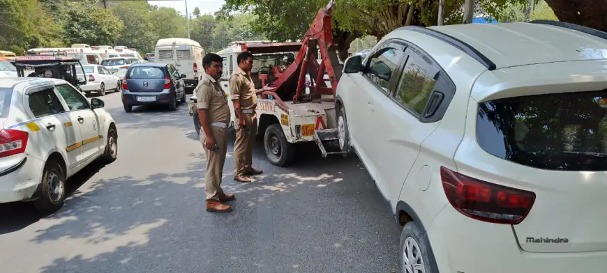 Noida News : यातायात के नियमों का उल्लंघन करने वाले 6453 लोगों का चालान