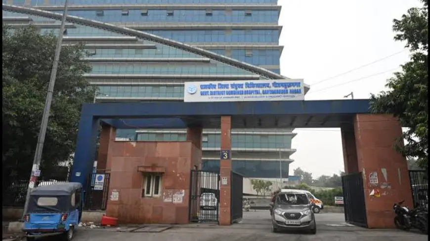 Noida News : जिला अस्पताल में लगी आग की घटना के बाद रखरखाव में लगी 2 एजेंसियो को नोटिस जारी