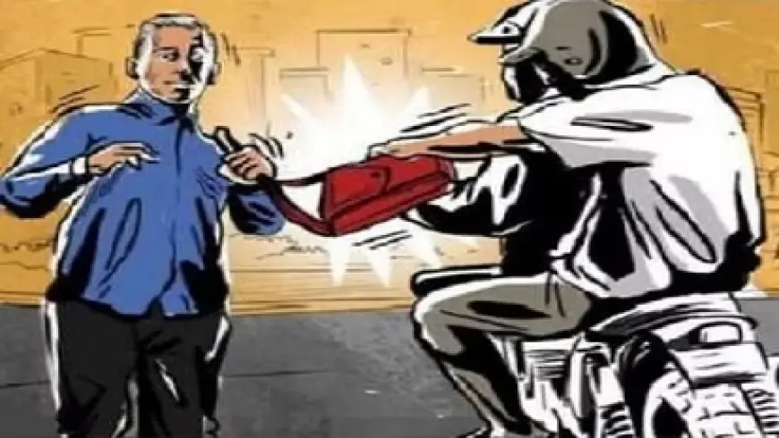 Noida News : बाइक सवार बदमाशों ने युवक से मारपीट कर मोटरसाइकिल, मोबाइल फोन, नगदी लूटा