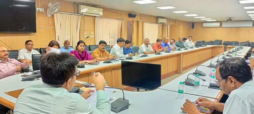 Noida News : मतगणना के कार्य में लगे नोडल अधिकारी तैयारियों को दें अंतिम रूप: अतुल कुमार