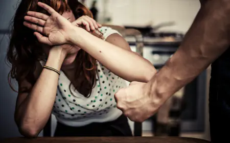 Noida News :  किशोरी के साथ उसके पड़ोस में रहने वाले युवक ने की गन्दी हरकत