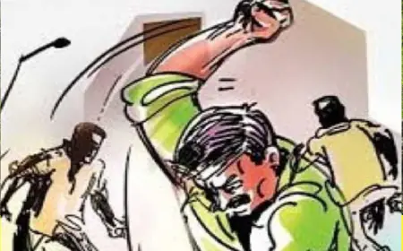 Noida News : शराब के नशे में धुत युवक ने की मारपीट, कुत्ते से कटवाया