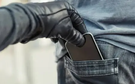 Noida News : सब्जी खरीदने गए व्यक्ति का फोन चोरी कर खाते से 1.23 लाख निकाला