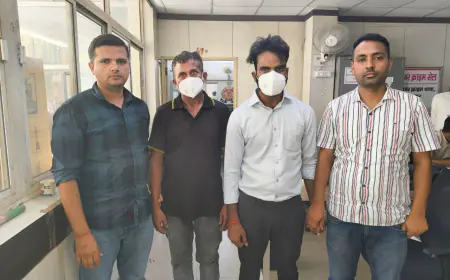 Noida News : 48.50 लाख रुपये की ठगी के मामले में निजी बैंक के कर्मचारी समेत दो गिरफ्तार