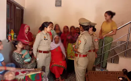 Noida News : नोएडा पुलिस ने महिला सुरक्षा के प्रति किया जागरूक