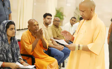 Up News : सीएम योगी ने कहा-किसी के भी जमीनों पर कब्जा बर्दाश्त नहीं, अधिकारी कठोर कार्रवाई करें