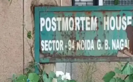 Noida News : नोएडा में  जिला प्रशासन व स्वास्थ्य विभाग की उदासीनता से पोस्टमार्टम हाउस में सड़ रही हैं लावारिस लाशें