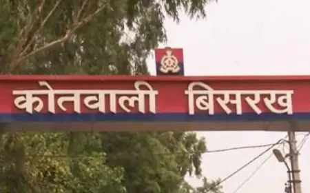 Greater Noida News : ब्लिंकिंट  कंपनी के गोदाम में आग लगी