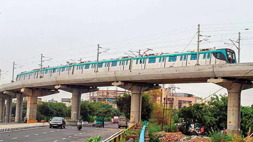 Noida Metro : अगस्त माह तक चालू हो सकता है स्काईवॉक, हजारों यात्रियों को होगा फायदा