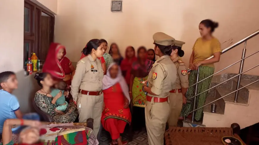 Noida News : नोएडा पुलिस ने महिला सुरक्षा के प्रति किया जागरूक