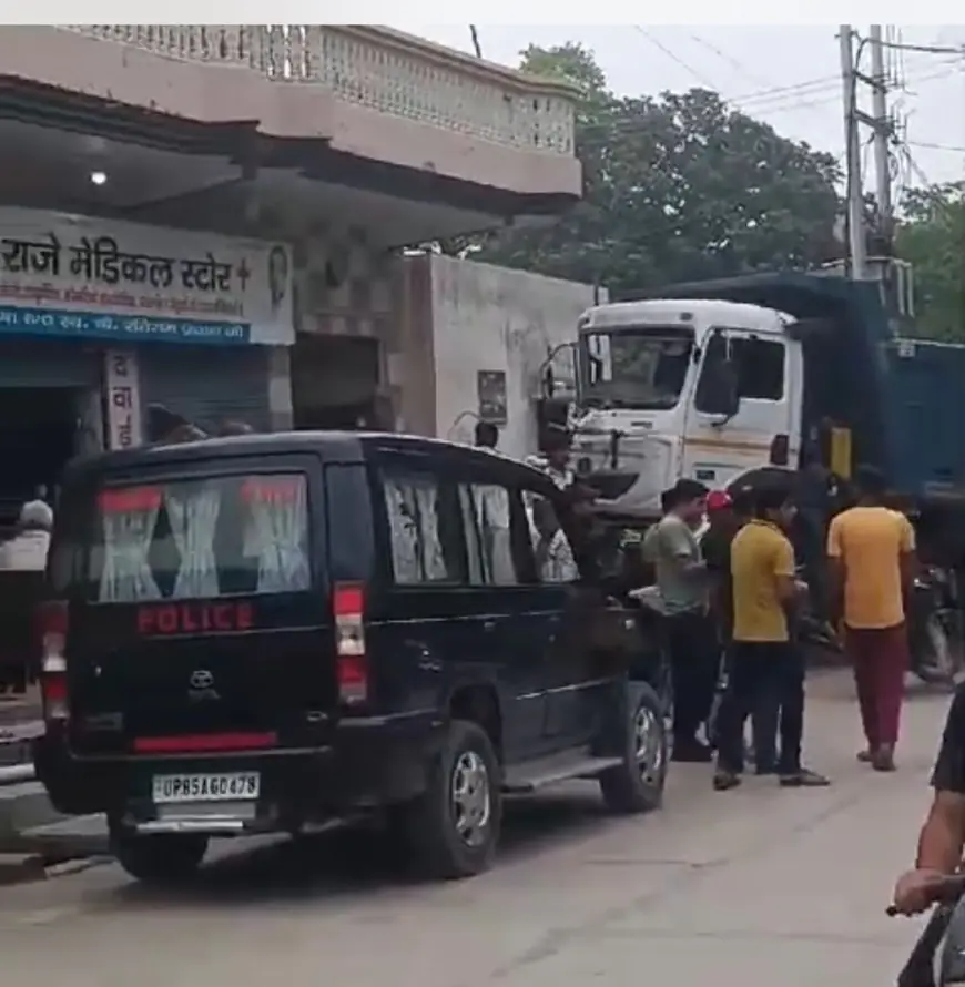 Greater Noida News : अनियंत्रित डंपर के टकराने से टूटी घर की दीवार