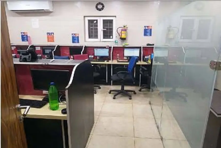 Noida News : अमेरिकी लोगों के साथ ठगी करने वाले अवैध कॉल सेंटर का पर्दाफाश्त, दर्जन भर गिरफ्तार