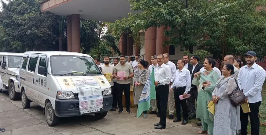 Greater Noida News : राष्ट्रीय लोक अदालत को सफल बनाने के लिए जिला जज ने प्रचार वाहनों को दिखाई हरी झंडी