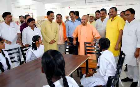 UP News : बच्चों की पढ़ाई पर किया जाने वाला खर्च समाज और देश के लिए उपयोगी : सीएम योगी