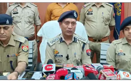 Noida News : कथित पत्रकार चलाता था बेरोजगारों से ठगी का अड्डा, चार युवतियां समेत सात गिरफ्तार