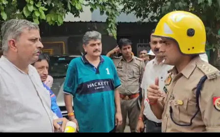 Noida News : फूड पैकेजिंग बनाने वाली कंपनी में लगी भयंकर आग