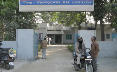 Noida  News : महिला मीडियाकर्मी के फ्लैट का ताला तोड़कर चोरों ने लाखों के गहने चुराए, चोर हुए  सीसीटीवी कैमरे में कैद