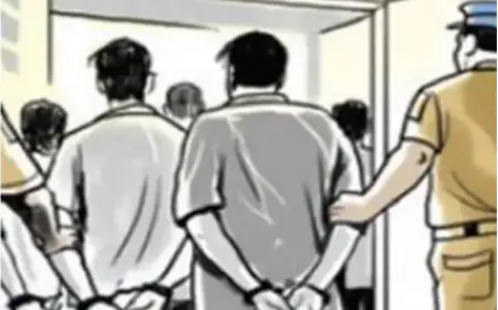 Noida News : विभिन्न जगहों पर रहने वाले पांच लोगों ने मानसिक तनाव के चलते की आत्महत्या