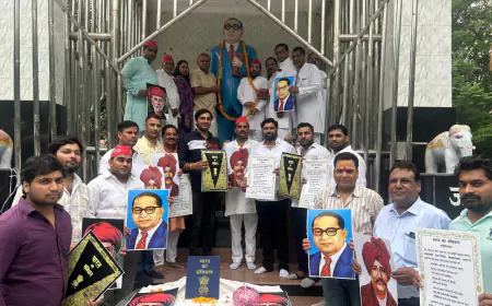 Noida News : सपा ने संविधान मानस्तंभ की स्थापना कर मनाया आरक्षण दिवस