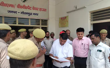 Noida News : डीएम ने ईवीएम व वीवीपैट वेयर हाउस का किया मासिक निरीक्षण, व्यवस्थाएं सही मिली