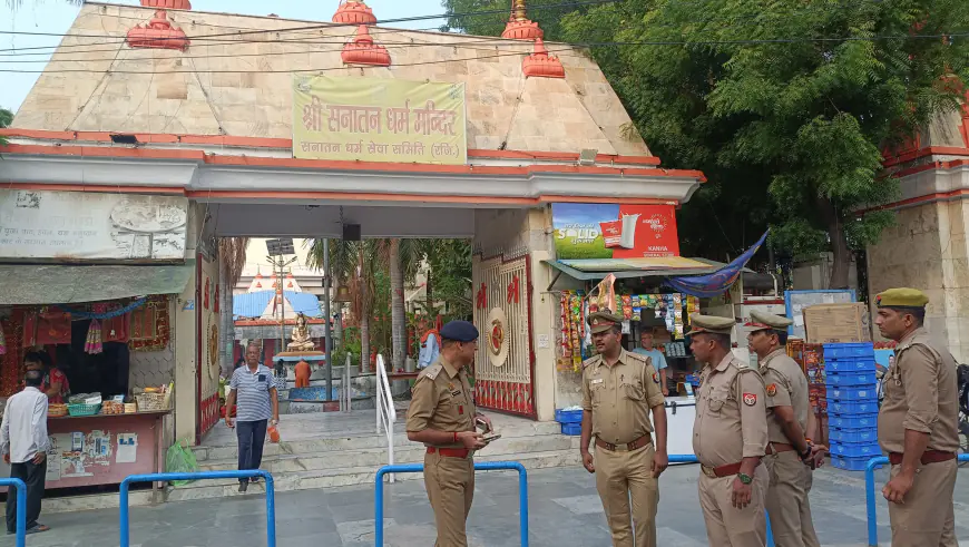 Noida News : श्रावण मास के पहले सोमवार पर हर- हर महादेव के नारे से गुंजायमान हुए मंदिर