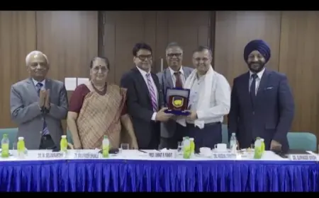 Noida News : भारत सरकार के पेटेंट, डिजाइन्स व ट्रेडमार्क के महानियंत्रक ने एमिटी का किया भ्रमण