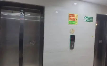 Greater Noida News : इको विलेज-प्रथम सोसायटी में लिफ्ट हादसा, मां-बेटे की बची जान, पिता चोटिल