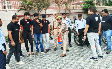 Noida News : फायर पुलिस ने किया 22 भवनों का निरीक्षण, 464 लोगों को किया जागरूक