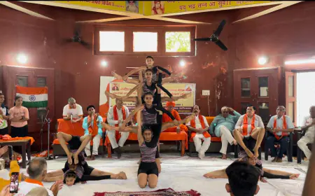 Ghaziabad News : सन्यास आश्रम में युवा संस्कार समारोह का आयोजन, बच्चों ने व्यायाम का किया प्रदर्शन